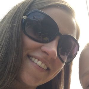 Meet your Posher, Cassandra