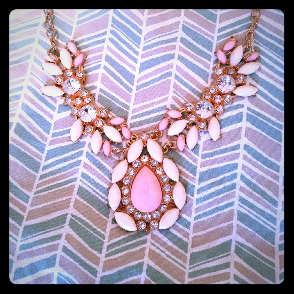 Pretty Statement Necklace