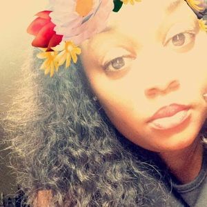 Meet your Posher, Dominique