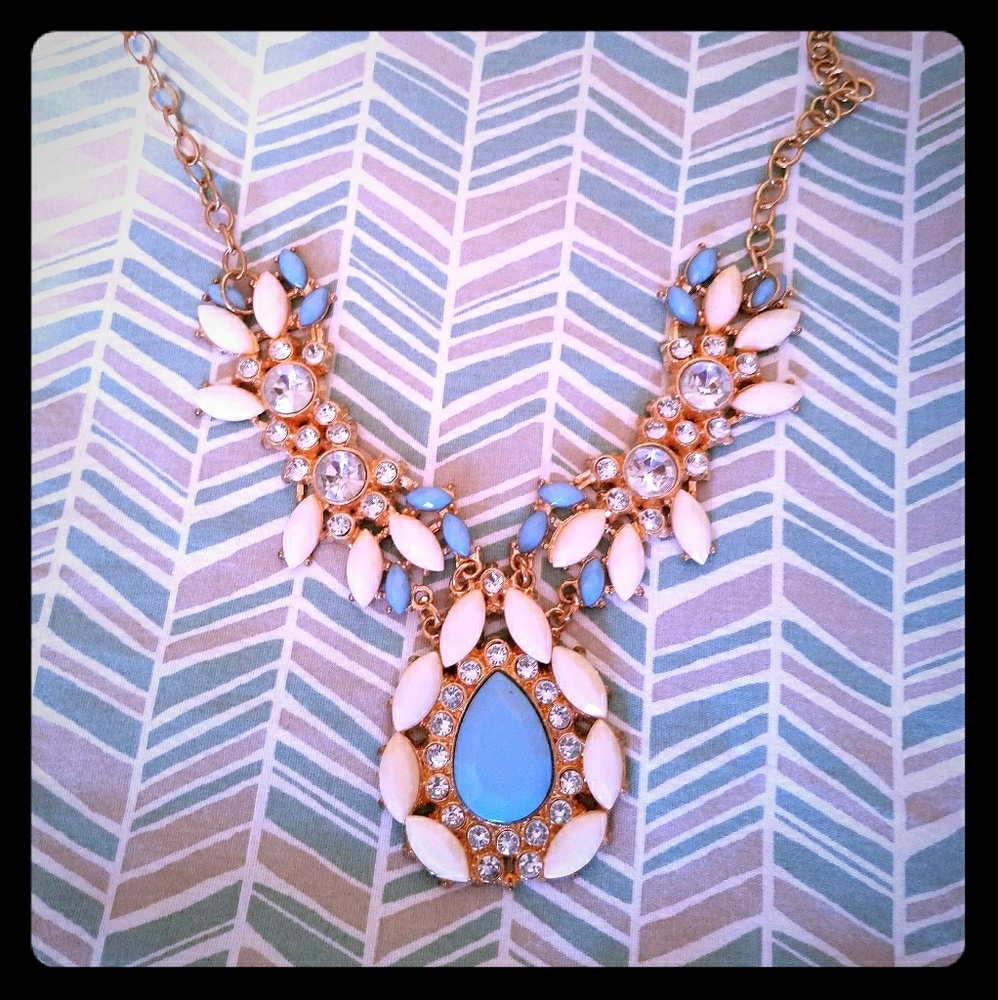 Pretty Statement Necklace