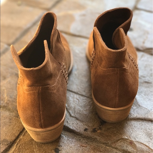 NIB Saddle Tan Distressed Butter Soft Ankle Bootie - Picture 7 of 7
