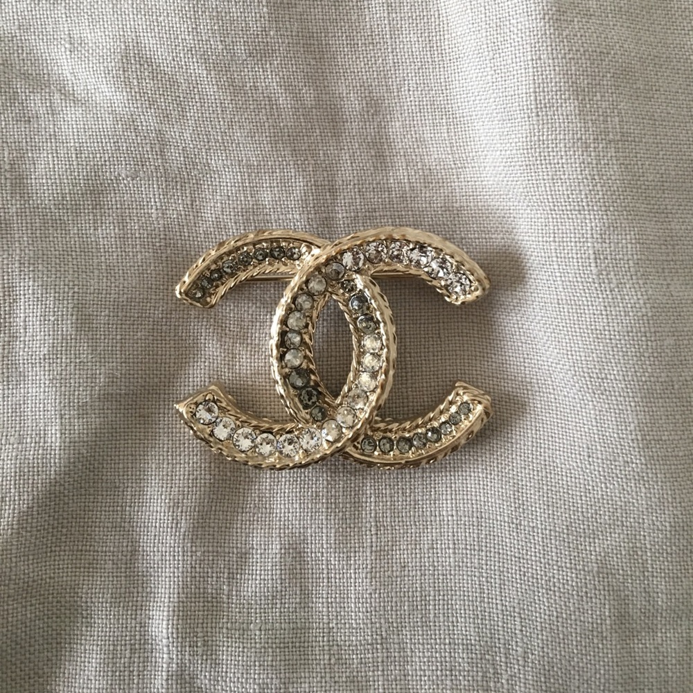 Authentic Chanel brooch - never worn!