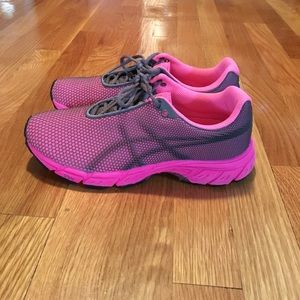 Hot pink Aasics! Like new!