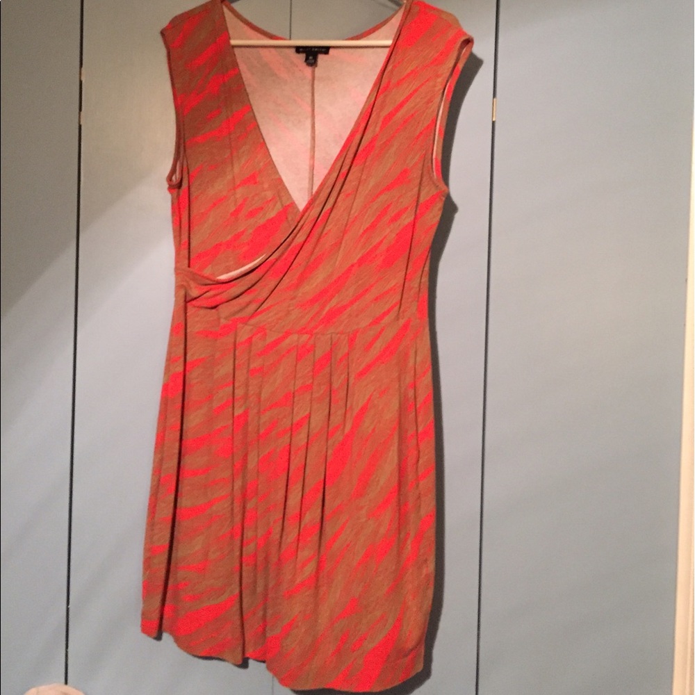 Sexy, professional, and comfy dress!