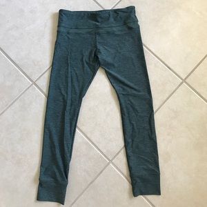 Lorna Jane green ankle biters sz M