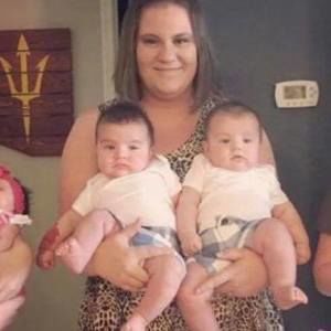 Meet your Posher, Naomi