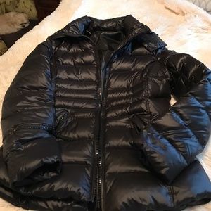 New without tags. Andrew Marc short winter coat