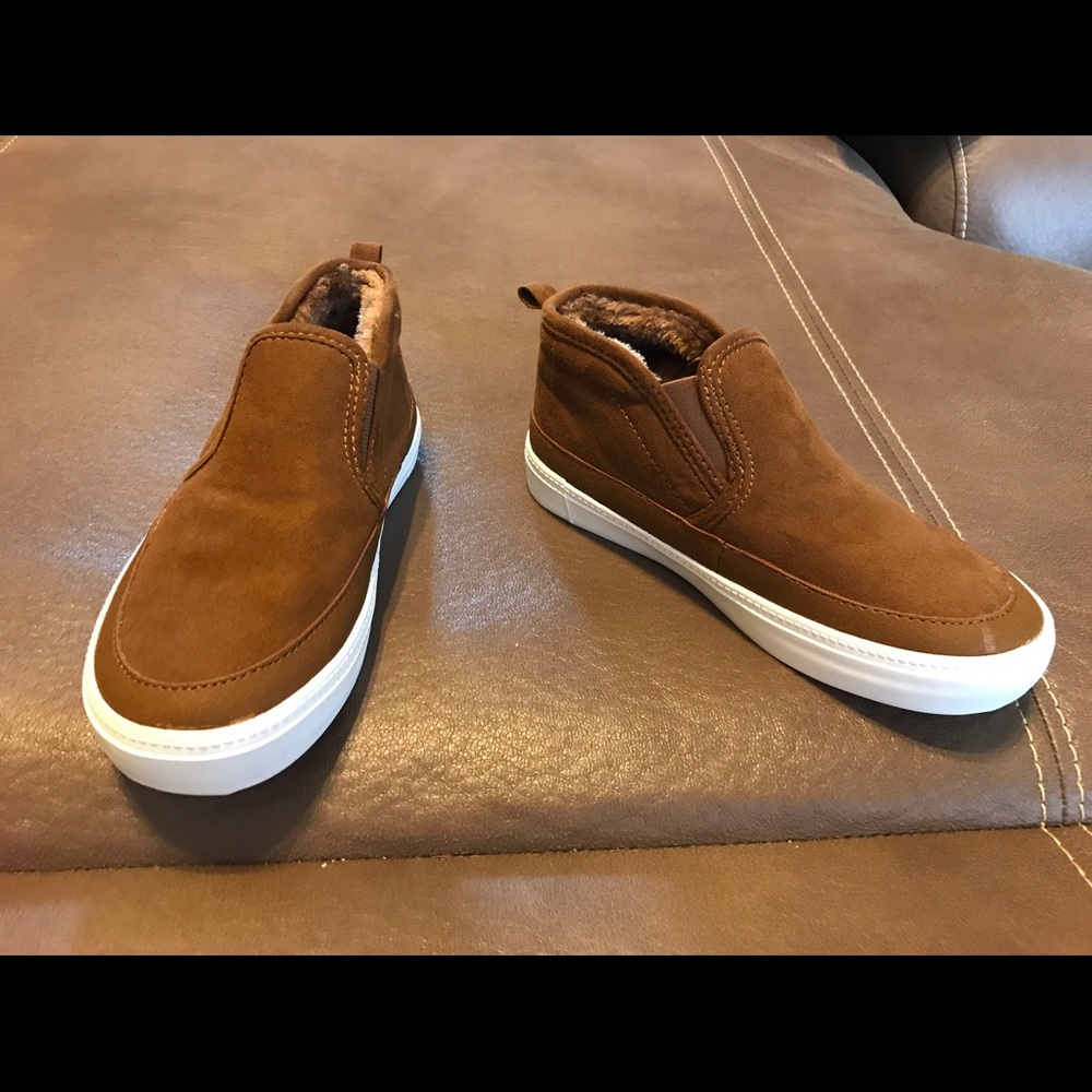 Boys size 13 slide on shoes