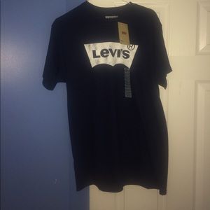 Medium levi shirt