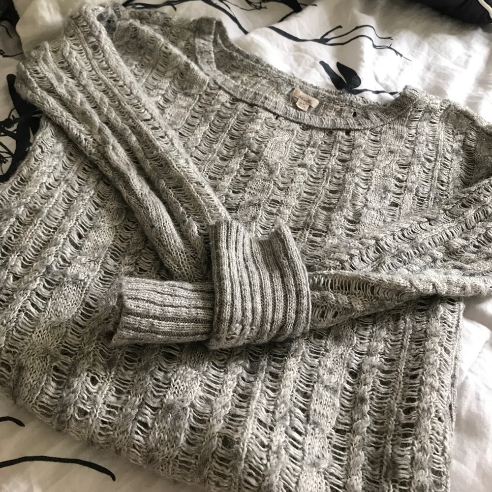 Super cute Aerie☀️ sweater.