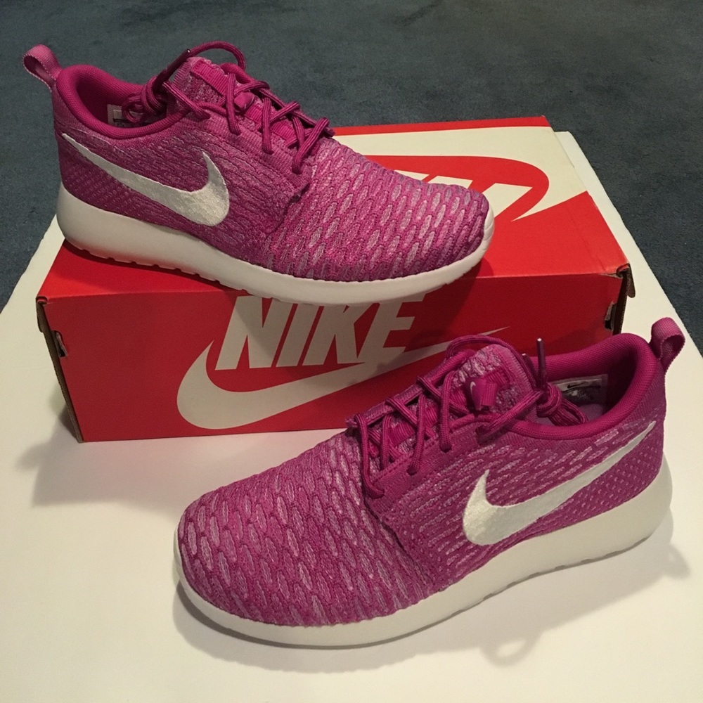 New Nike women's rosherun Flyknit