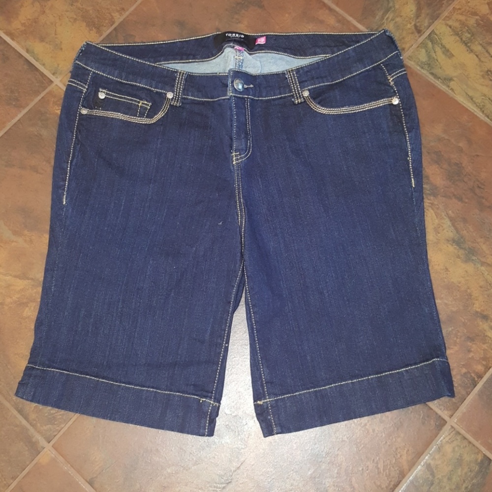 Torrid plus size stretch dark denim jean shorts
