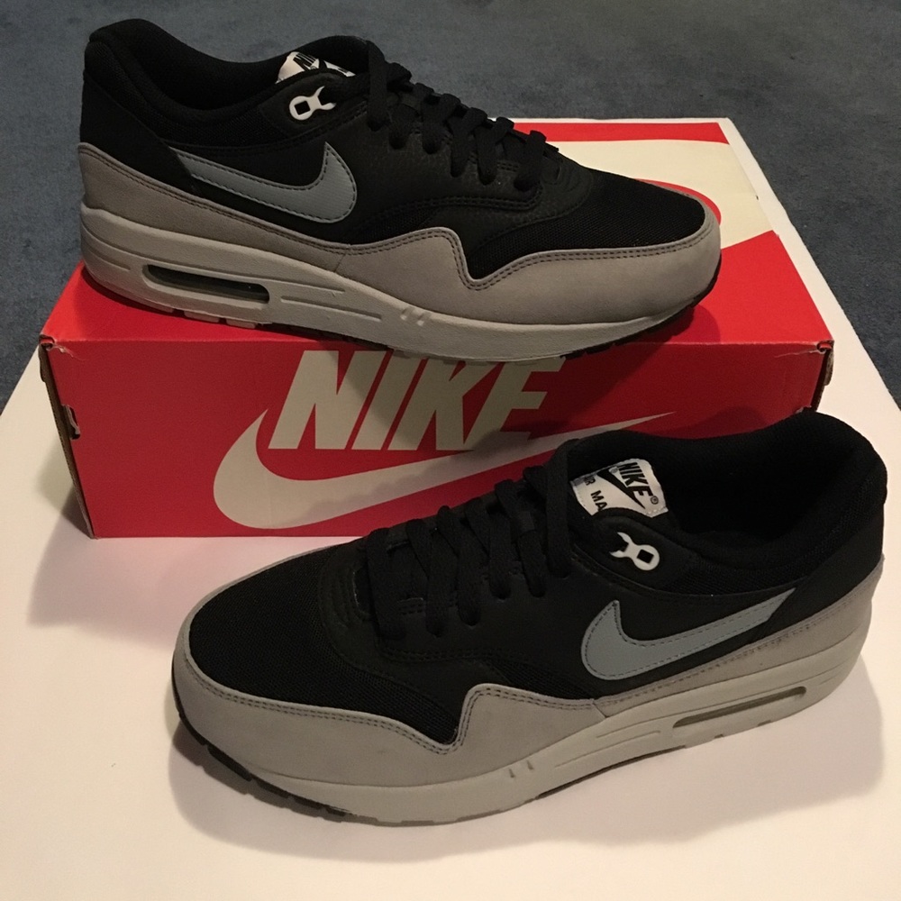 New women's air max 1 essential