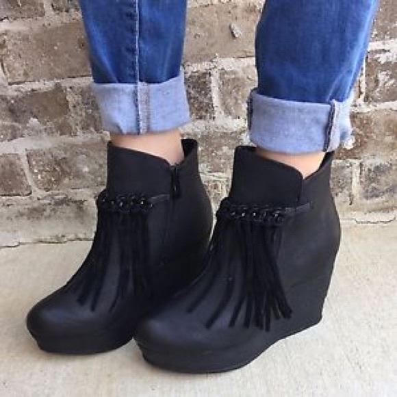 sbicca fringe wedge booties