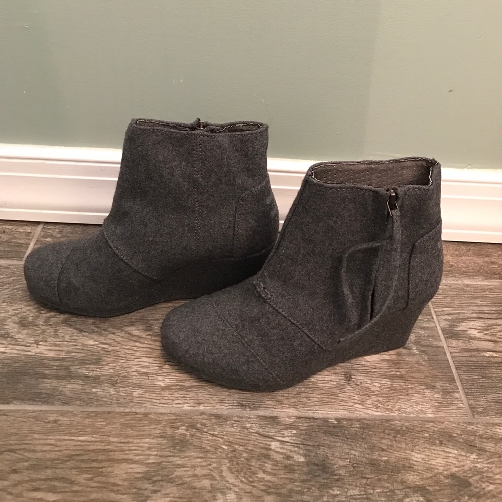 Toms wedge booties