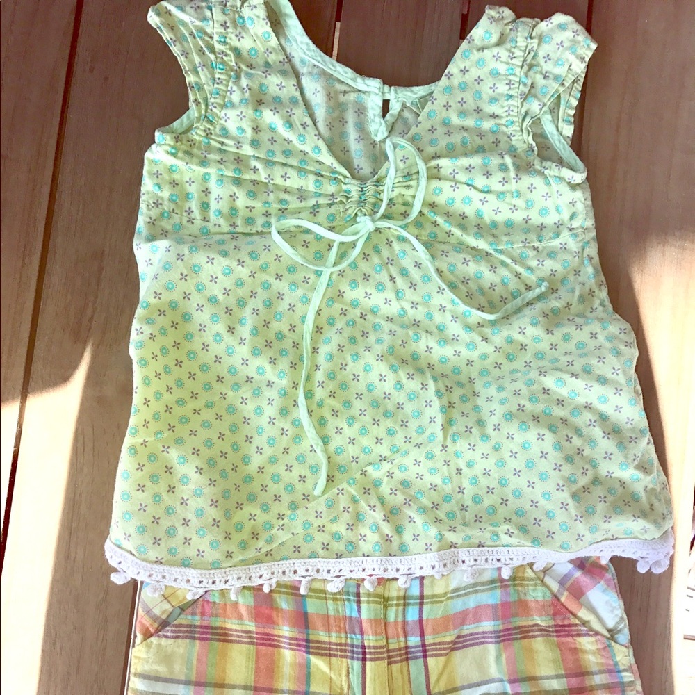 Little Mass 4T multicolor top & shorts set CUTE!