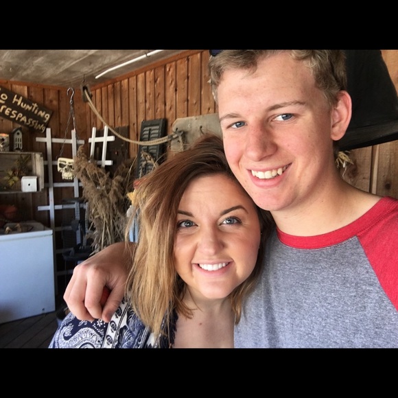 Meet your Posher, Branden - Picture 2 of 4