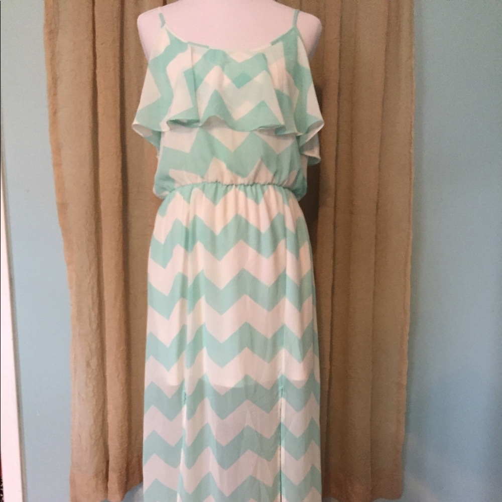 ~ Moving Sale ~ HeartSoul Chevron Maxi Dress
