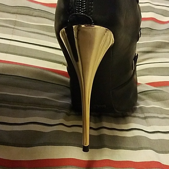 Trendy Stiletto boots /New Never Worn in box/dbag - Picture 2 of 4