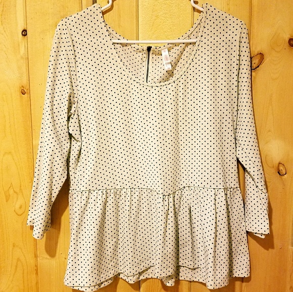Xhilaration Tops - Xhilaration Polka Dot Peplum Top