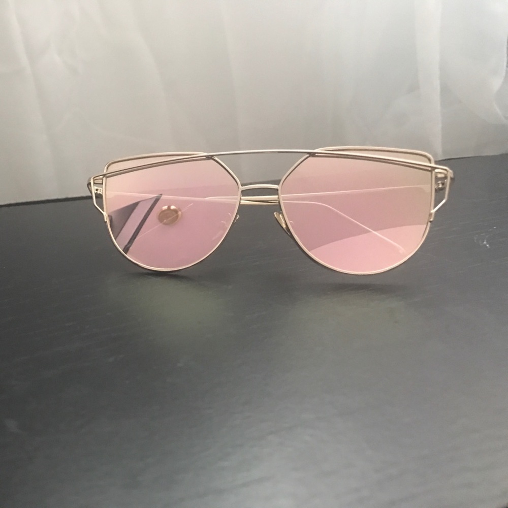 High Quality Gold frame twin beam sunglasses.