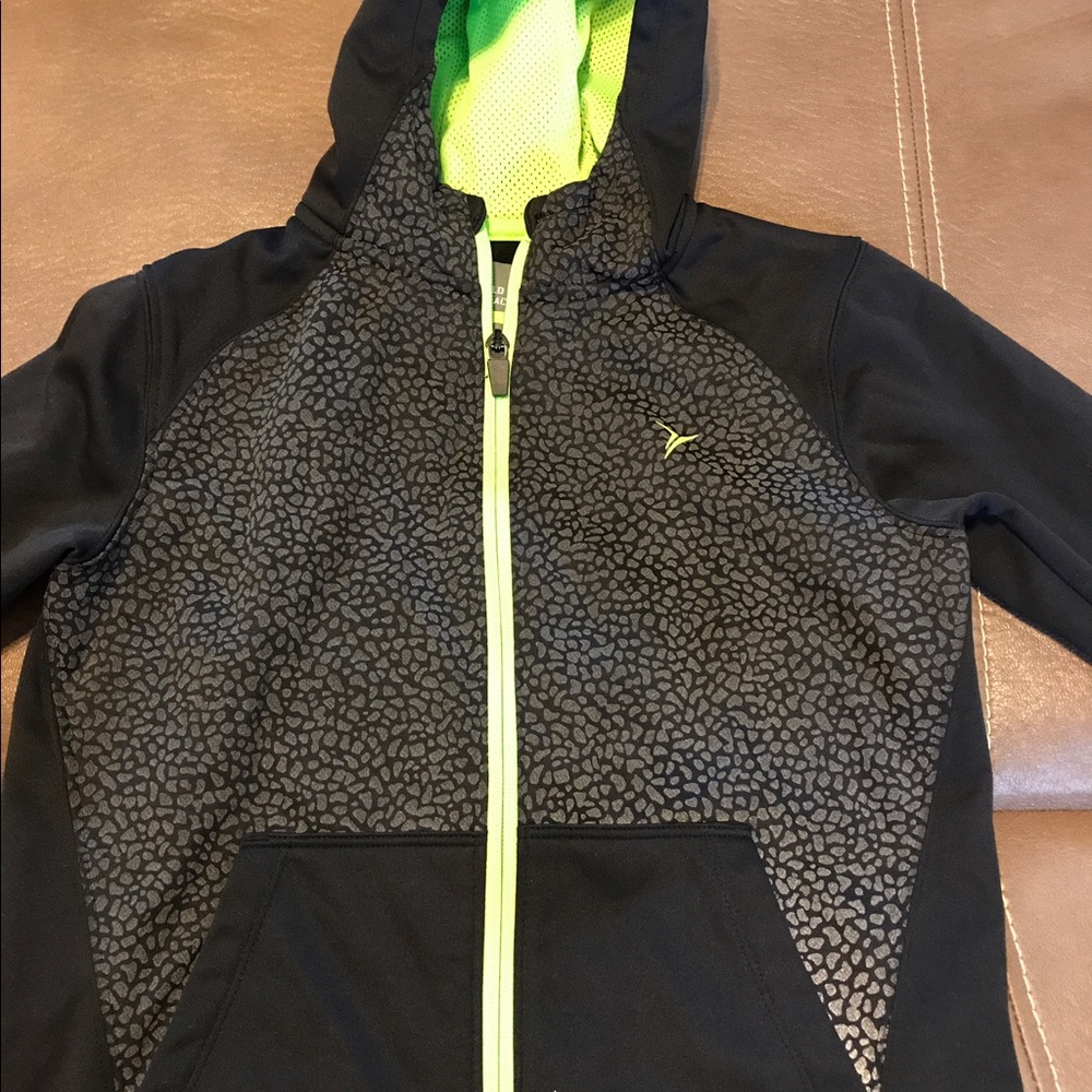 Boys size 5 zip up hoodie