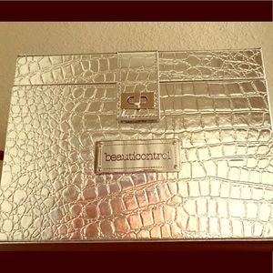 Large silver beauticontrol makeup/beauty box ✨