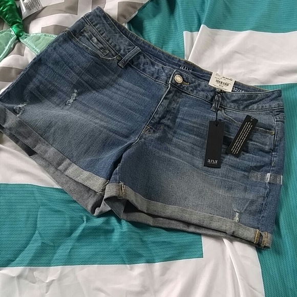 a.n.a Pants - 🌺SALE 5/9🌺a.n.a JCP brand distressed shortS