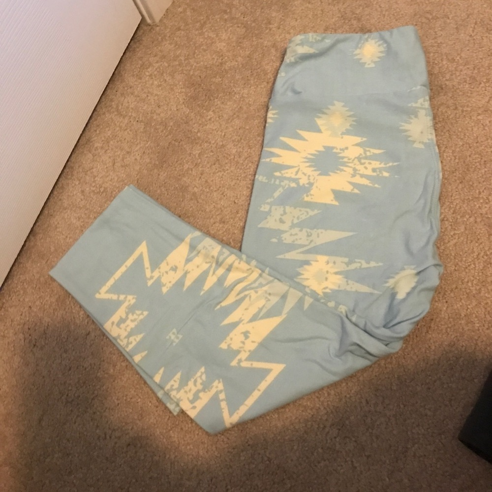 ⭐️SOLD⭐️LuLaRoe OS Leggings NWOT