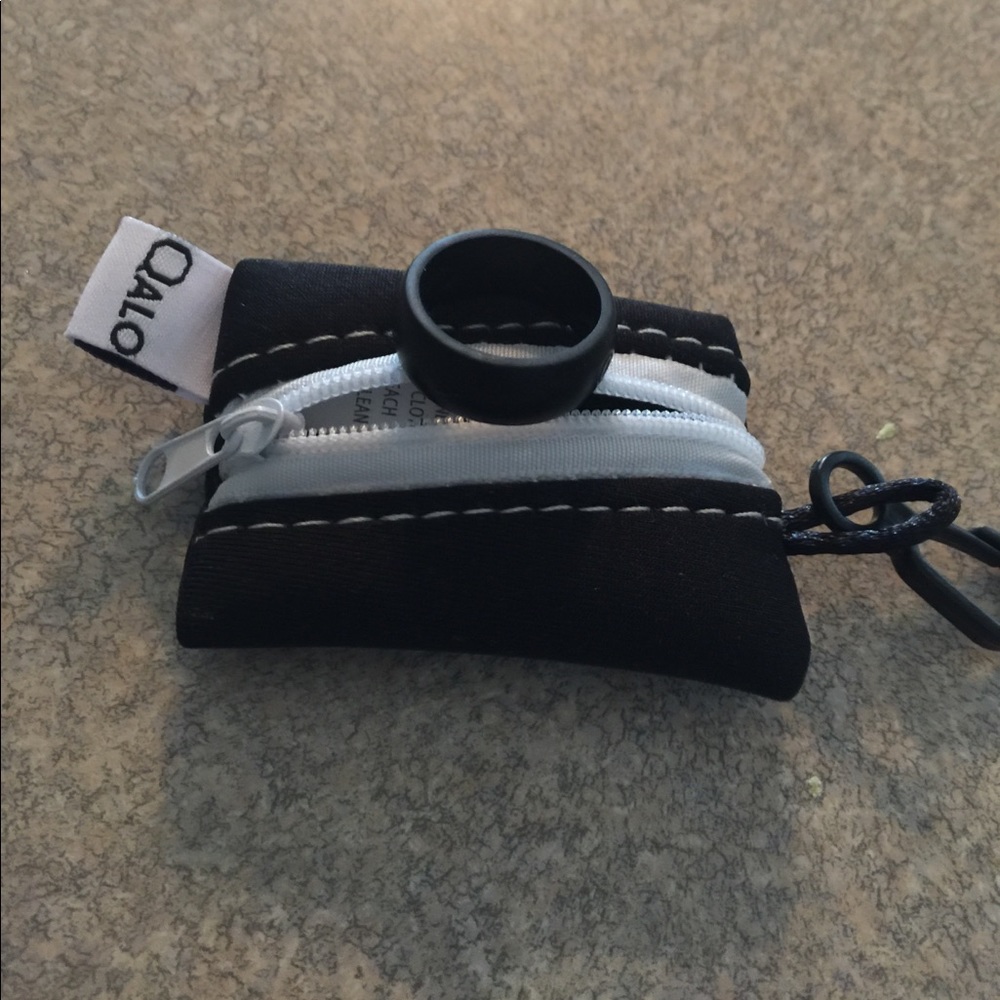 Men's black Qalo ring size 9