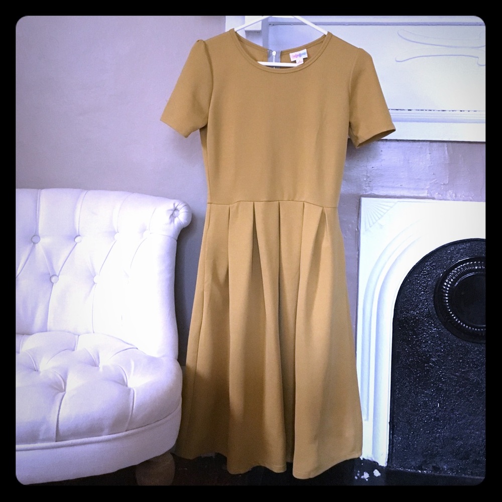 LuLaRoe Mustard Amelia Size Small