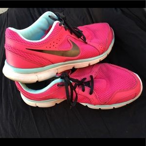 Nike Air athletic shoes Size 9.5