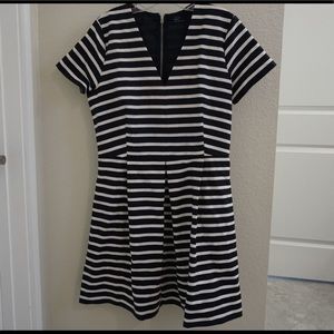 GAP NAVY WHITE STRIPES DRESS SIZE L