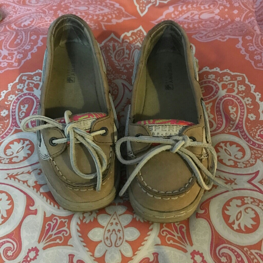 Women size 4. Floral boat shoes