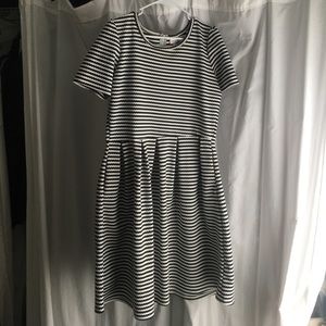 Amelia 2x lularoe dress
