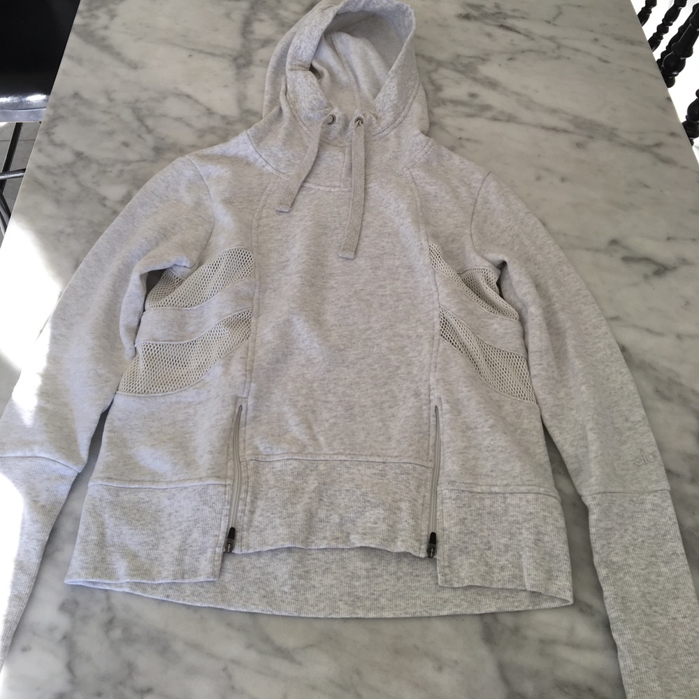 Gray ALO Yoga sweatshirt size XSmall