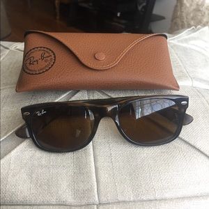 Ray Ban Tortoise Shell New Wayfarer