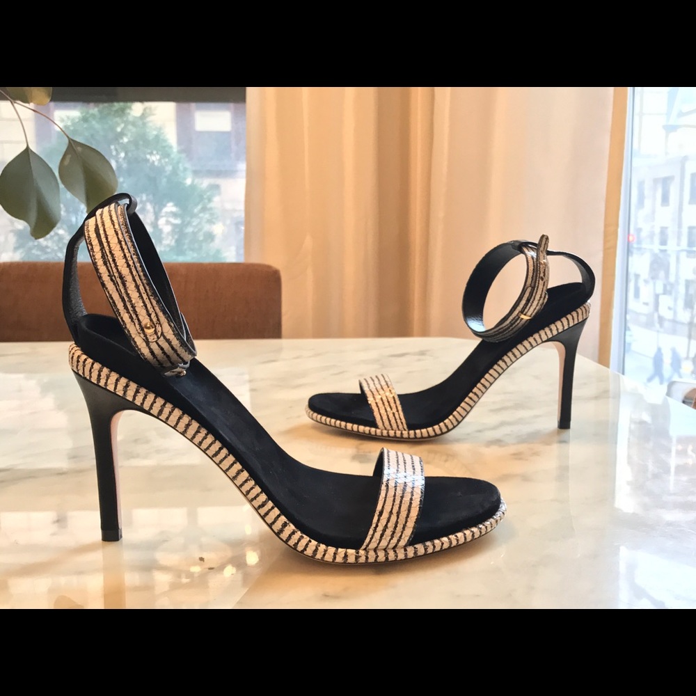Cold Haan Pumps