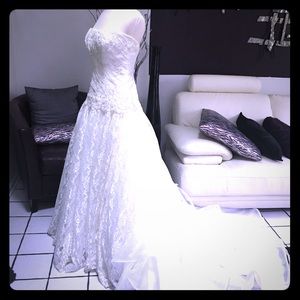 Gorgeous white wedding dress. Like new