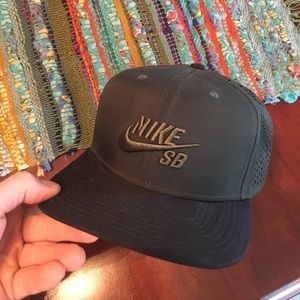 Nike SB Mesh Snap Back