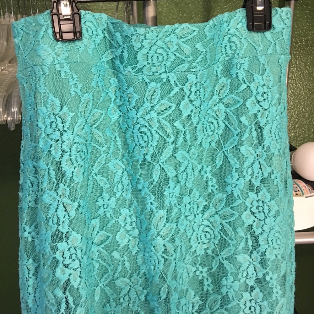 New Turquoise extra-large lace skirt