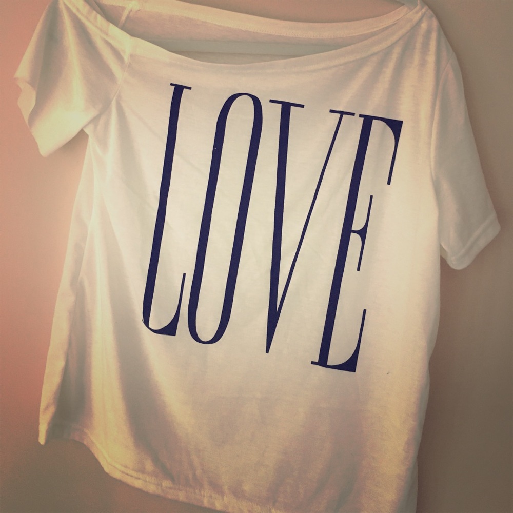 Short sleeved tee XL fits like medium/large