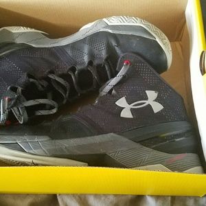 Curry 1 size 9