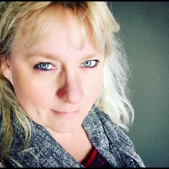 Meet your Posher, Tamra - Picture 1 of 1