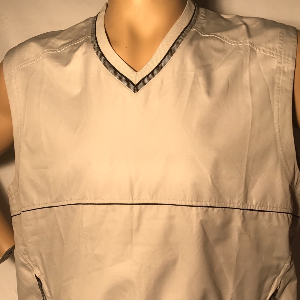 Nike Clima-Fit Beige Golf Sleeveless Pullover.