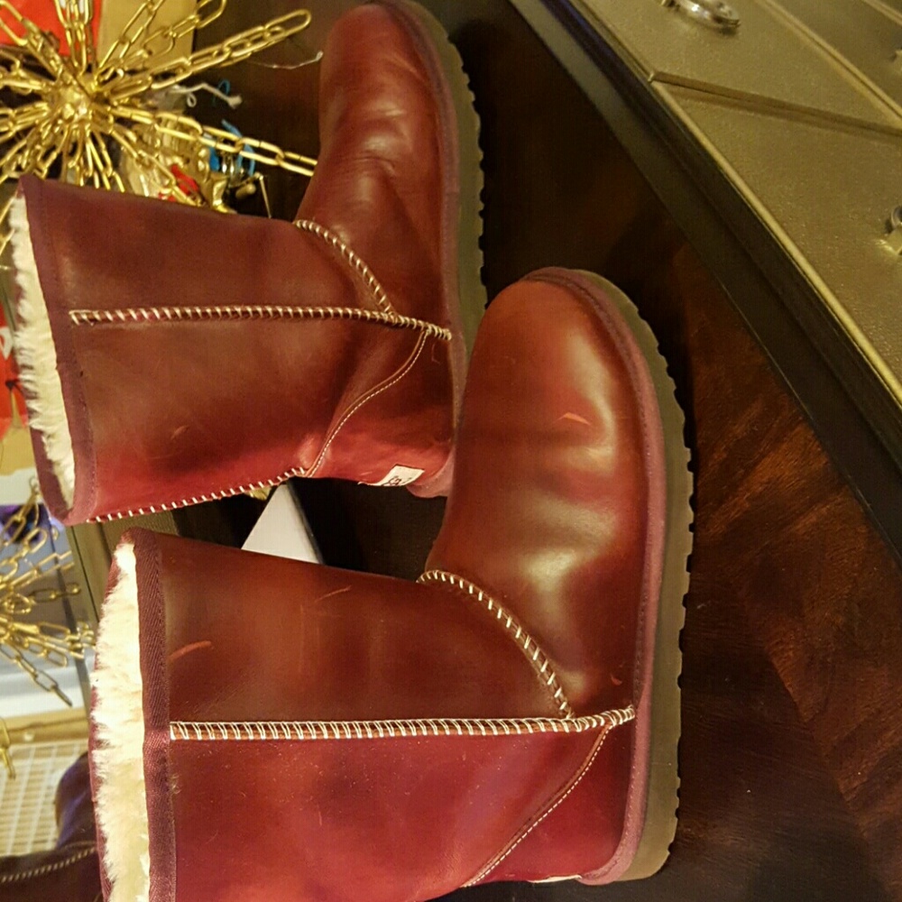 UGG BOOTS LEATHER
