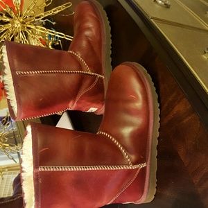 UGG BOOTS LEATHER