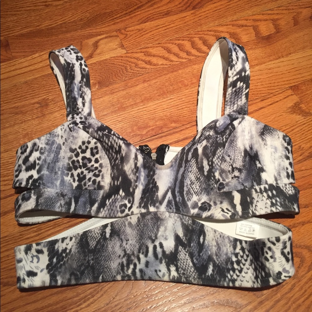 LF Bralette Mika & Gala Grey and white crop