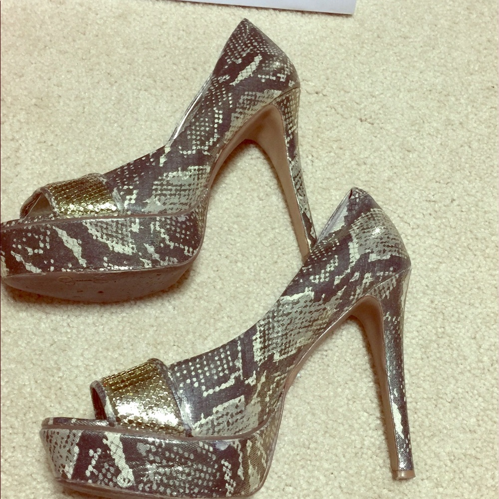 👀👯AWESOME EVERYTHING SHOE DANCE, DATE DRESS UP👀 - Picture 1 of 4