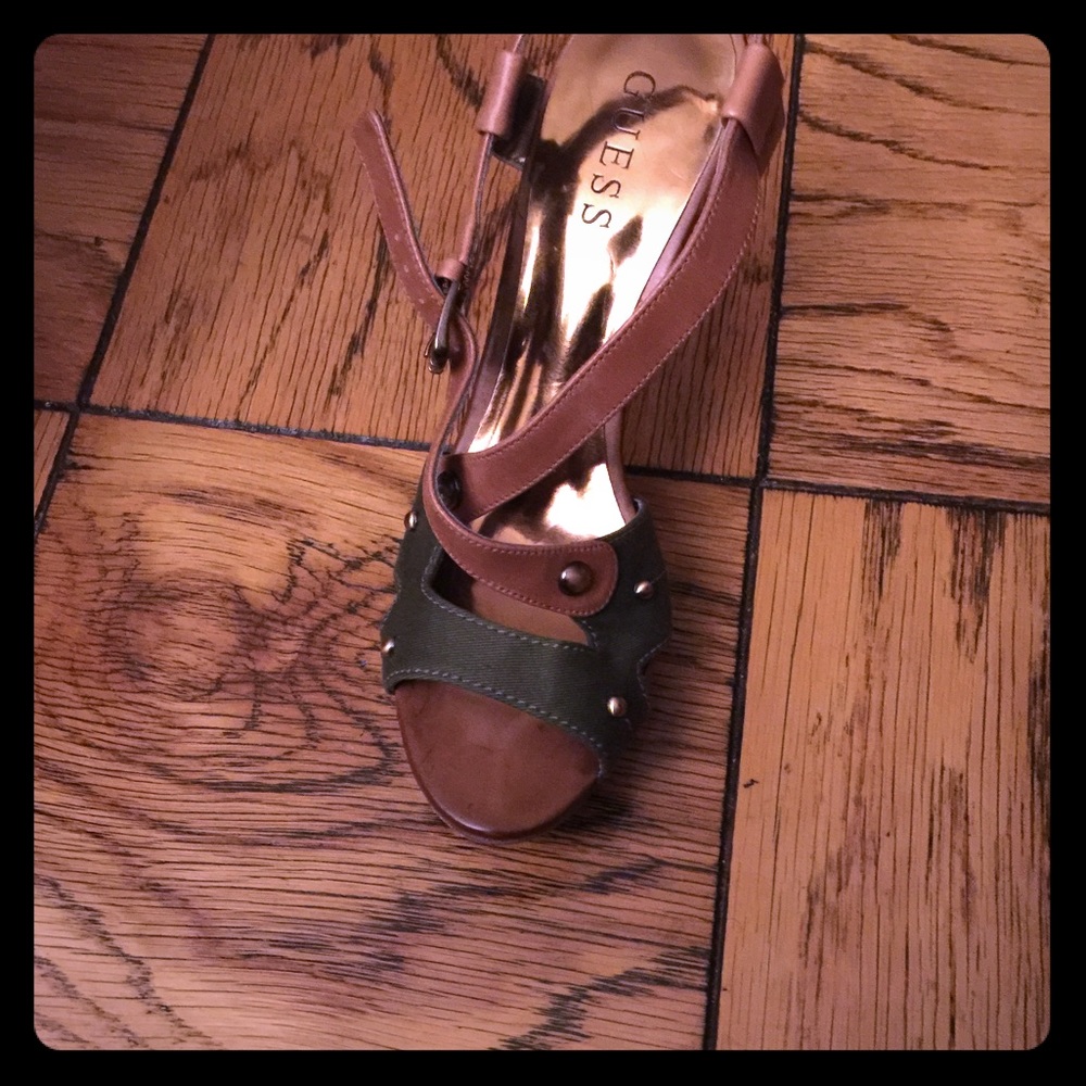 Guess Sandal